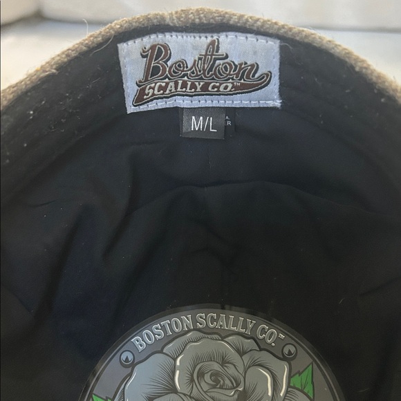 Boston Scally Steel Rose Gray Plaid Cap and Pin - Picture 9 of 10